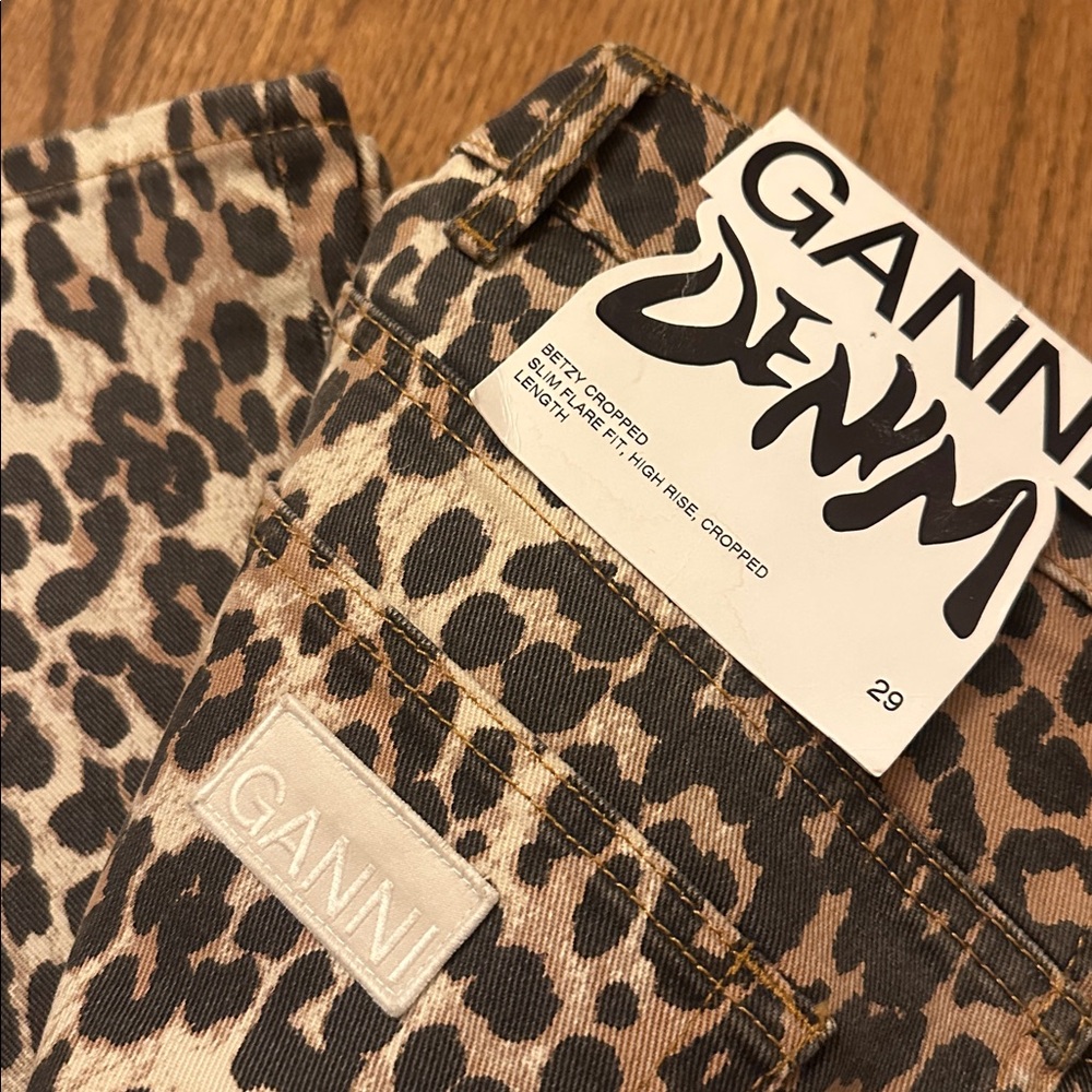 Ganni Betzy cropped Leopard Print Jeans - Picture 9 of 9